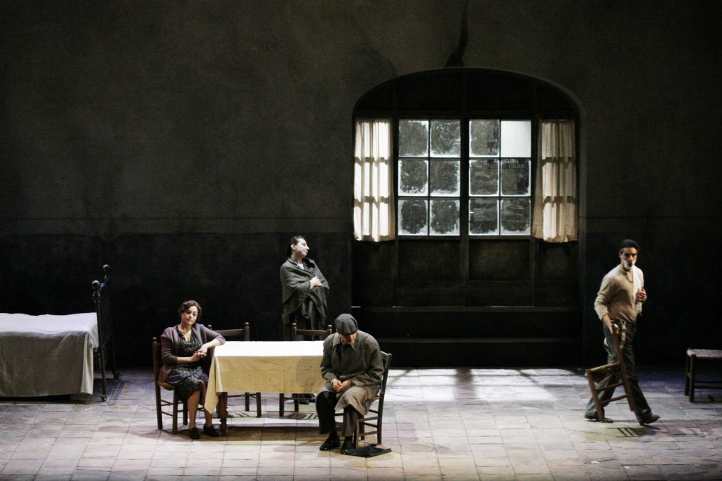 aralik ayi tiyatrolari