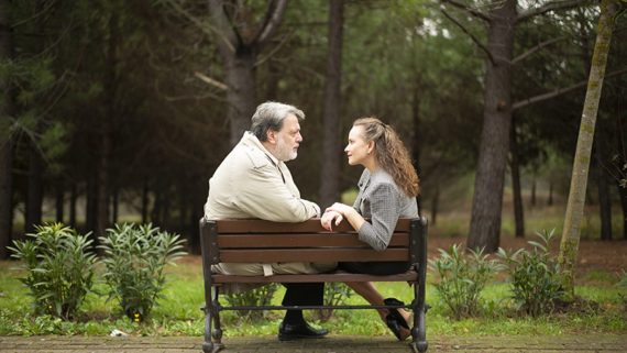 Güne Bakan Cam Kırıklari
